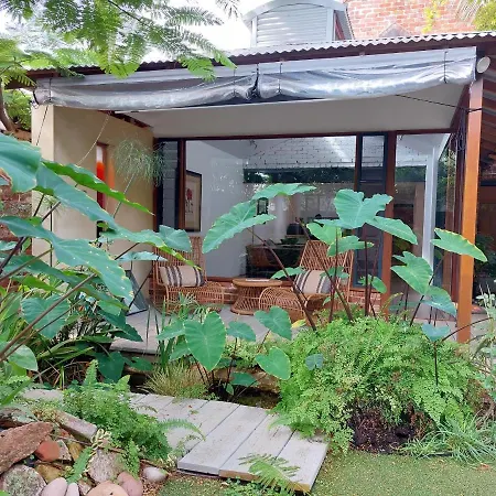 The Sanctuary - Garden Oasis In South Fremantle Apartment Exterior photo