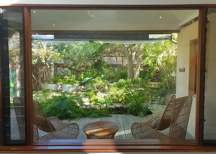 The Sanctuary - Garden Oasis In South Fremantle