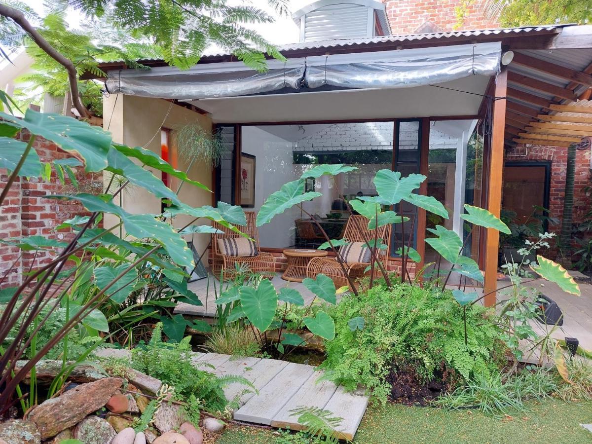 The Sanctuary - Garden Oasis In *